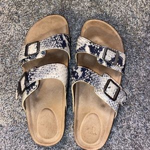 Women’s sandals